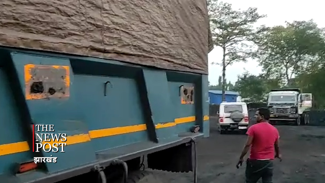 धंधेबाजों का हैरतअंगेज कारनामा : बढ़िया कोयला हाईवा से उतारकर घटिया कोयला कर देते हैं लोड