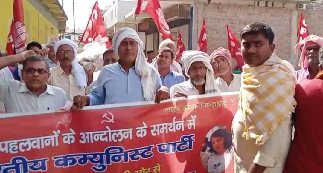 बृजभूषण शरण के विरोध में पीएम का फूंका गया पुतला, जानें महिला पहलवानों के समर्थन में कौन सी राजनीतिक पार्टी आई