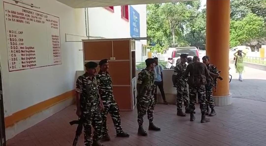 चाईबासा: गोईलकेरा जंगल में IED ब्लास्ट, 2 CRPF जवान घायल, एयरलिफ्ट कर लाया गया रांची