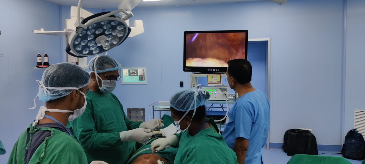 रांची: सदर अस्पताल में पहली बार दूरबीन विधि से किया गया हर्निया का ऑपरेशन 