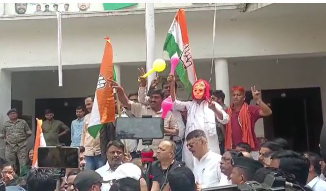 कर्नाटक चुनाव के रुझान से झारखंड कांग्रेस में जश्न, भाजपा खेमें में सन्नाटा, जानिए क्या कहते हैं कांग्रेसी नेता 