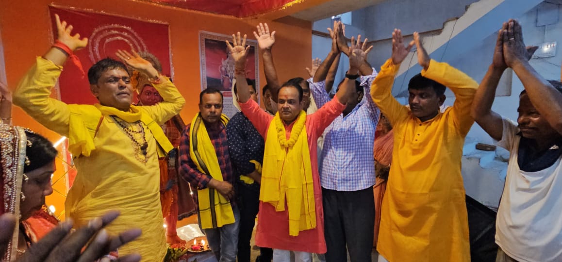 बहुमत मिलने पर हनुमान  के भक्त बने इरफान, कहा बजरंगबली ने लगाई बीजेपी की लंका में आग