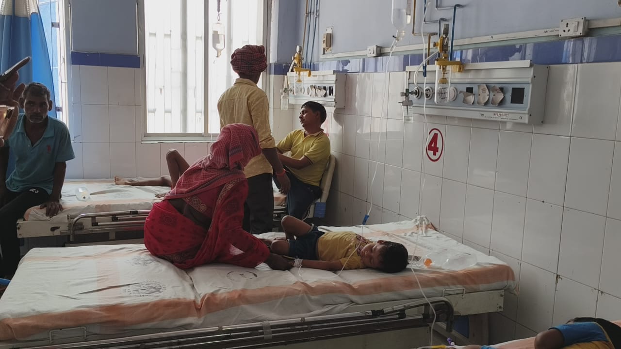 फूड पॉइजनिंग से आधा दर्जन बच्चे बीमार, 1 की गई जान, जानें क्या खाने से बिगड़ी तबियत