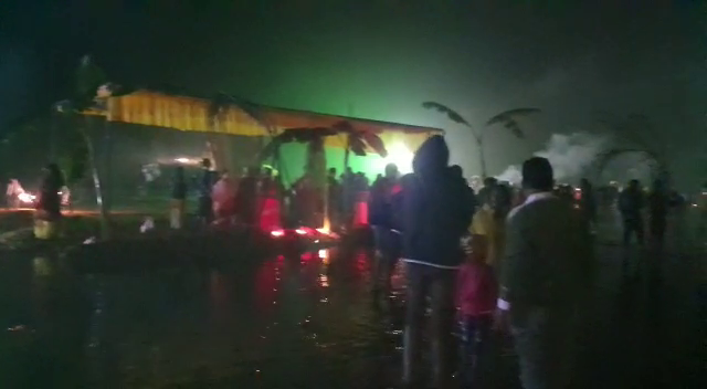 बहुत खास है यहां की आरती, कोयल नदी के तट पर दिखा अद्भुत नजारा