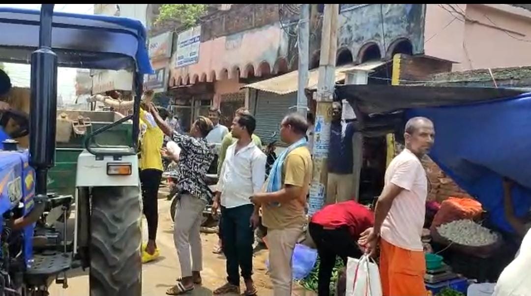 अतिक्रमण पर चला प्रशासन का डंडा, दी गई चेतावनी, जानें जाम से कैसे मिलेगा छुटकारा