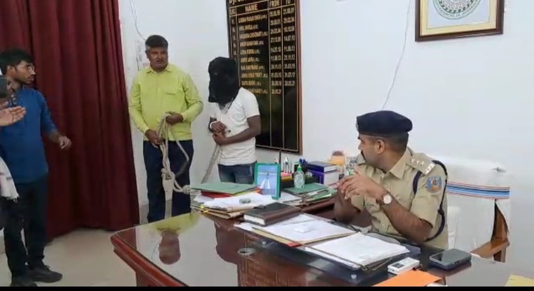 साइबर ठग की ठाठ देखिये, तीन लेयर सुरक्षा में रहता है, महंगी गाड़ियों से चलता है 