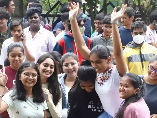 ICSE RESULTS: इस साल के रिजल्ट में क्या है खास, जानिए इस रिपोर्ट में  