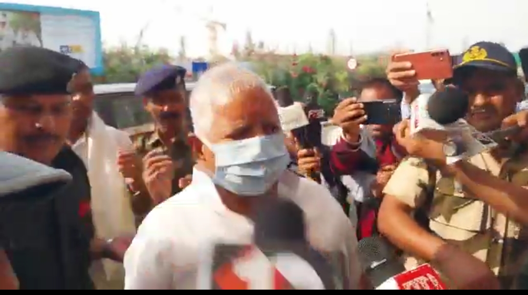 लालू यादव दिल्ली रवाना , कर्नाटक में कांग्रेस की जीत पर कही ये बात