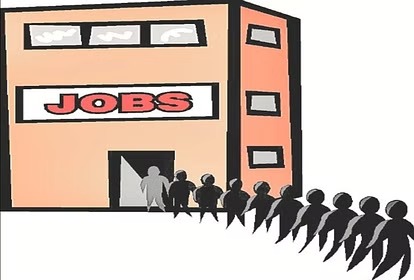 चपरासी और चौकीदार की नौकरी के लिए मारामारी, MBA-MCA-BTech वालें भी हैं लाइन में, जानिए पूरी खबर 