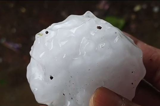 दुमका बना शिमला, जमकर हुई बर्फबारी, लोगों को गर्मी से मिली राहत