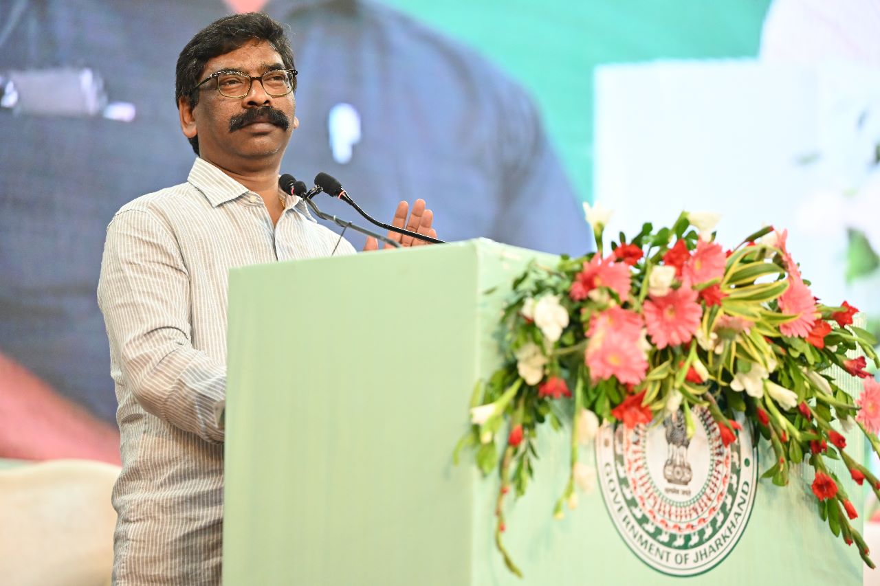 पहले कोरोना अब ईडी-सीबीआई की महामारी, 3469 शिक्षकों को नियुक्ति पत्र सौंपते हुए सीएम हेमंत ने भाजपा पर साधा निशाना