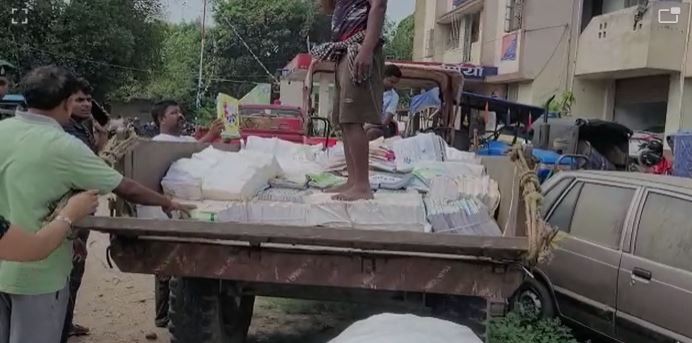 पूर्णिया: कबाड़ी की दुकान में मिली बच्चों की किताबें, भारी मात्रा में सरकारी किताब बरामद, जानिए पूरी खबर...