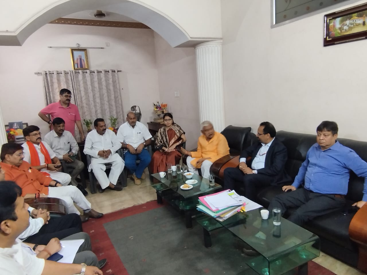 BIG QUESTION: HURL प्रबंधन क्या करे, भाजपा के सांसद विधायक को खुश करे कि सत्ताधारी झामुमो को