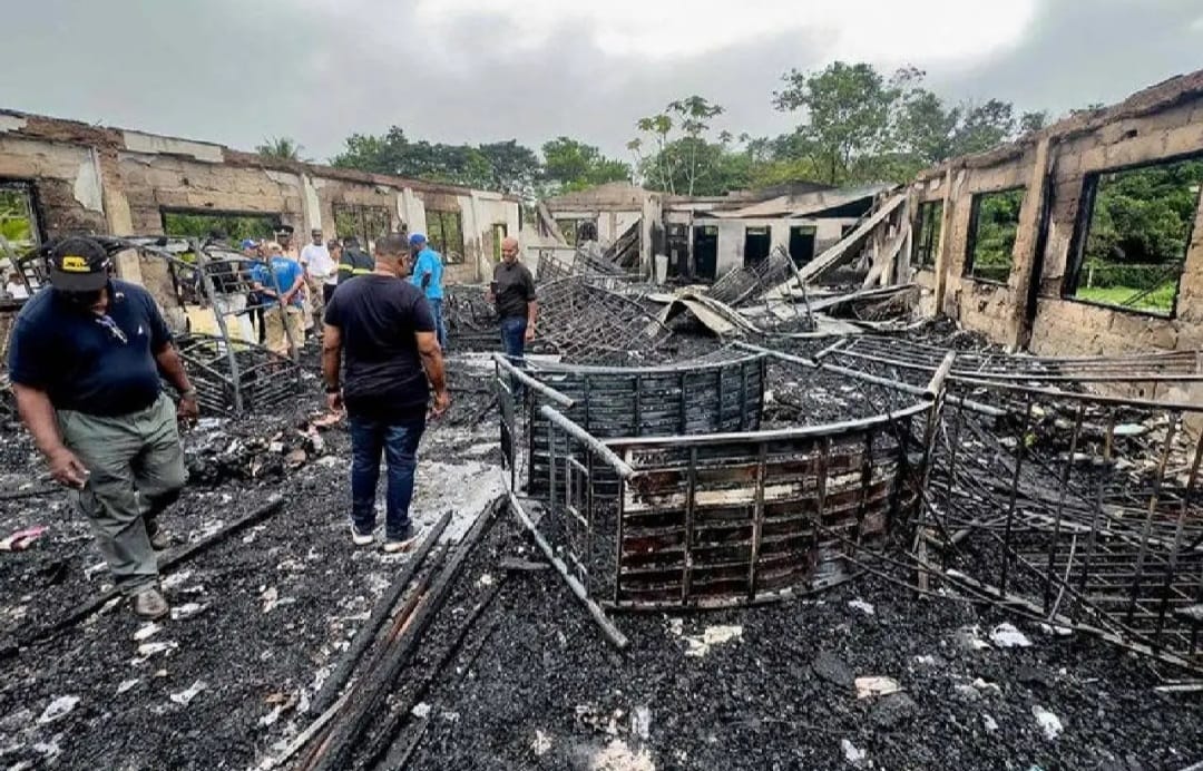 स्कूल के छात्रावास में अगलगी से 19 बच्चों की हुई मौत, जानिए कहां हुआ हादसा 