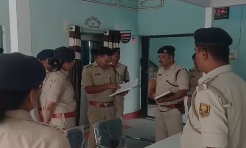 अचानक नगर थाना पहुंचे SP, पुलिस कर्मियों में मचा हड़कंप