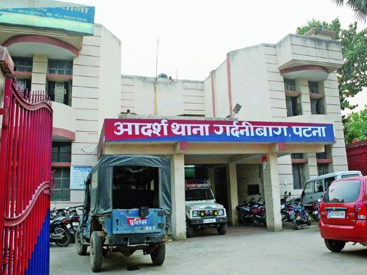 पटना: अवैध शराब की कमाई से पास किया रेलवे एग्जाम, लेकिन नौकरी लगने से पहले  हुआ गिरफ्तार, जानिए क्या है मामला   