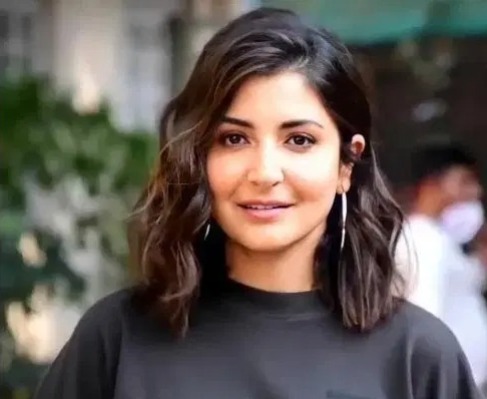 अपने फ़िल्मी करियर को लेकर अनुष्का शर्मा  ने किया बड़ा एलान, जानिए एक्ट्रेस ने क्या लिया फैसला