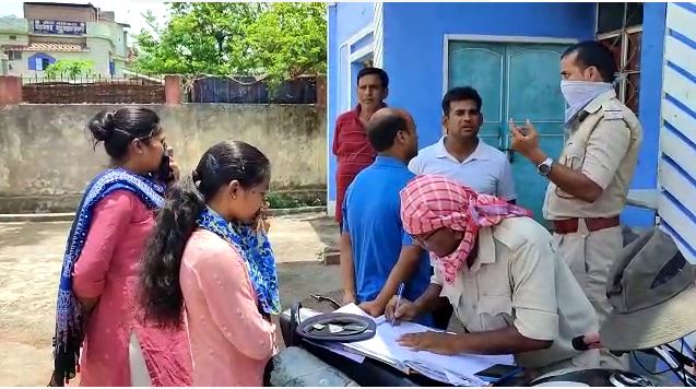 दुमका: पति- पत्नी के बीच हुआ तकरार तो फंदे से झूल गई पत्नी,  मामले की जांच में जुटी पुलिस