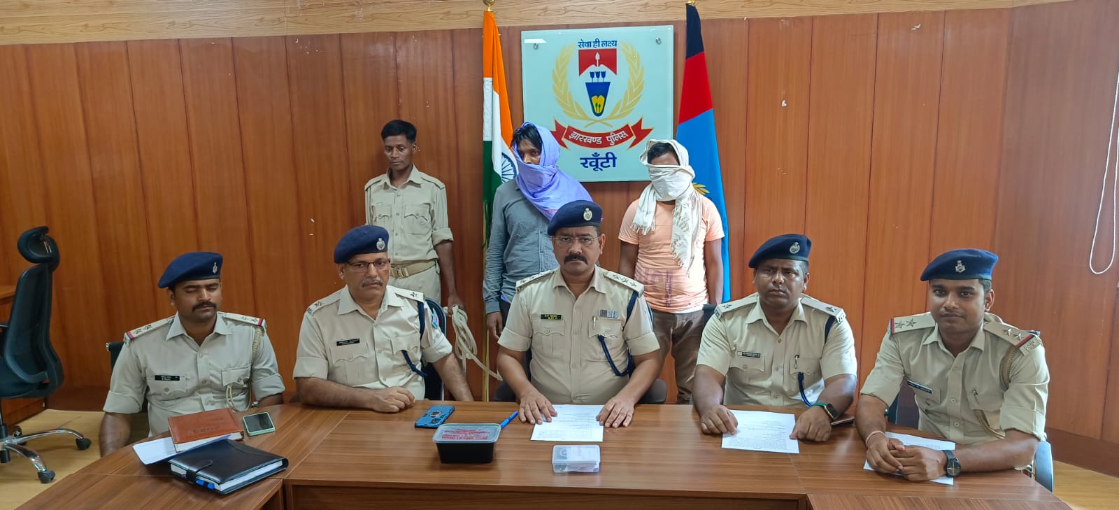 खत्म होने के कगार पर PLFI, पुलिस ने छह उग्रवादियों को हथियार के साथ दबोचा  