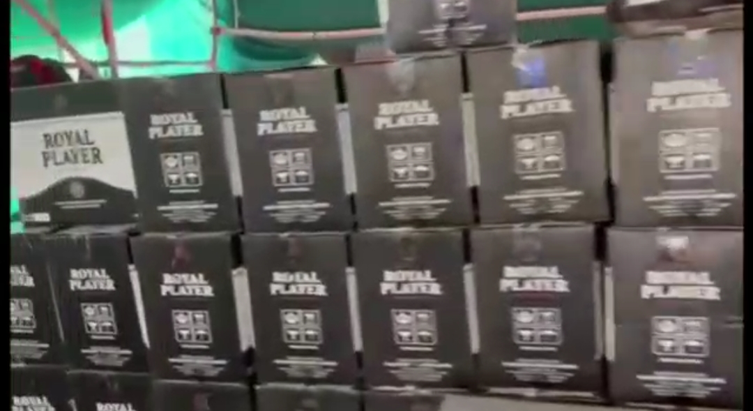 हजारीबाग में 1 करोड़ रुपए मूल्य की अवैध विदेशी शराब जब्त,जंगल में चल रही थी शराब फैक्ट्री, जानिए विस्तार से