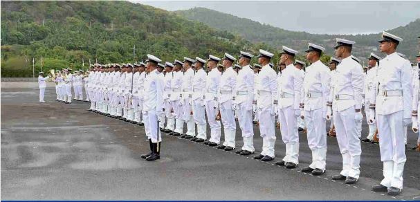 इंडियन नेवी के 1365 पदों पर निकली भर्ती, जल्द करें आवेदन