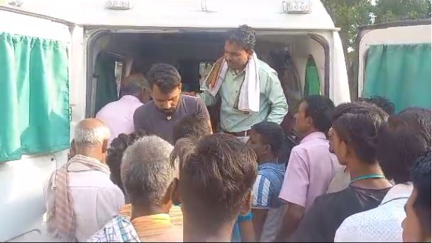 बेतिया: बारात से लौट रही बोलेरो ने छात्राओं को मारी टक्कर, चार की हालत गंभीर