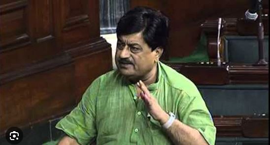 बोकारो में प्रंचड गर्मी के चलते पानी की किल्लत, इस परेशानी को लेकर उपायुक्त से मिले पूर्व सांसद रविंद्र पाण्डेय