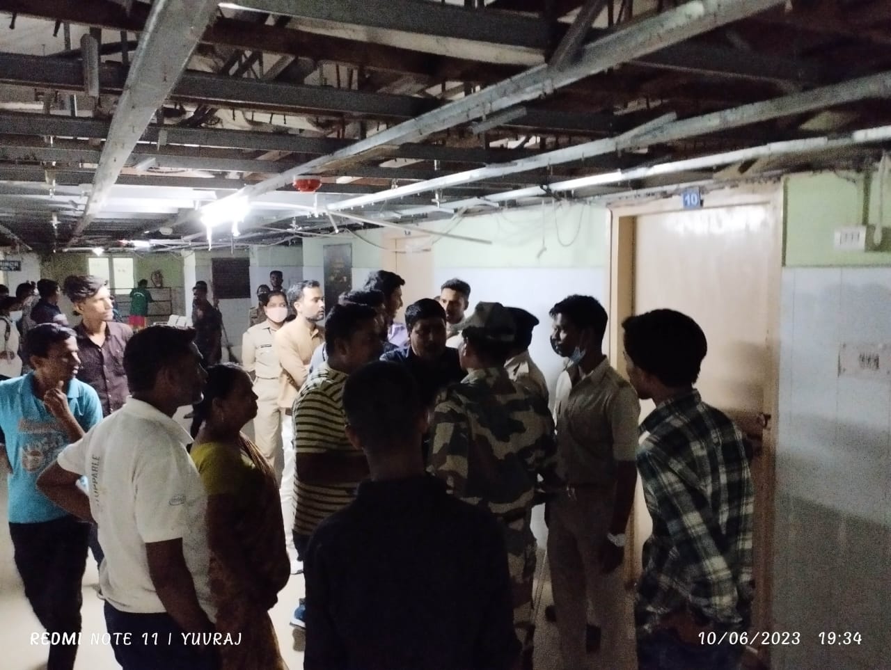 BREAKING: रिम्स के Emergency में डॉक्टर और मरीज के परिजनों में मारपीट, रिम्स में सेवा ठप