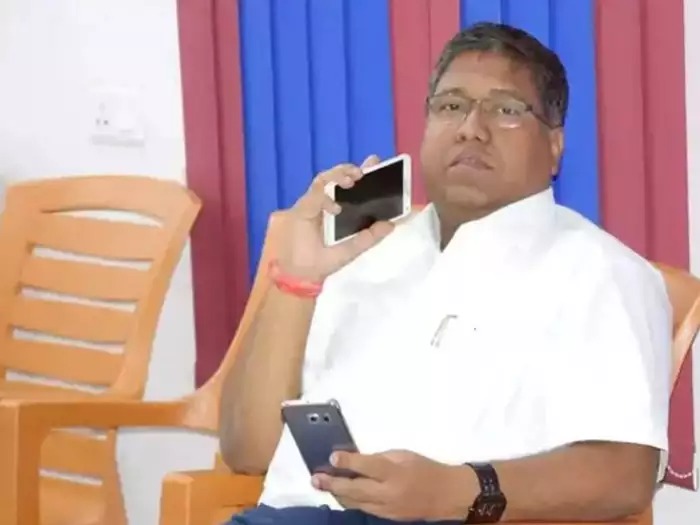 BREAKING: बिहार महागठबंधन में फूट! जीतनराम मांझी के बेटे संतोष मांझी ने नीतीश कैबिनेट से दिया इस्तीफा