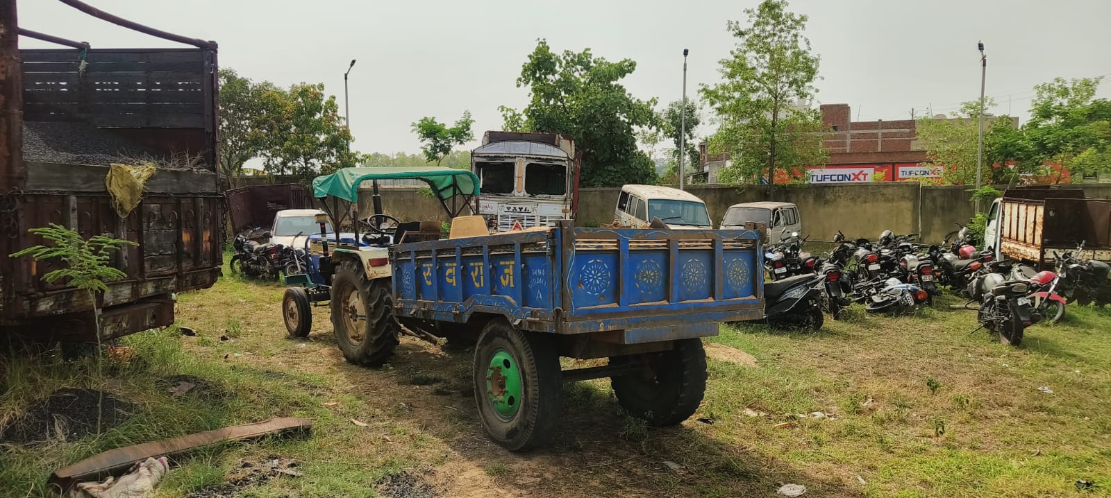 GIRIDIH: टास्क फोर्स की बड़ी कार्रवाई, 17 टन से अधिक पत्थर और कोयला किया जब्त