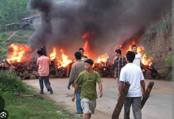 जल रहा मणिपुर, हिंसा में 9 लोगों की मौत, आधी रात हुई जबर्दस्त गोलीबारी