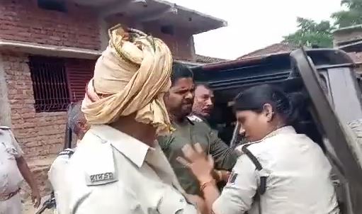 थाने के वाहन चालक ने महिला सिपाही को जड़ा थप्पड़, पुलिस विभाग में मचा हड़कंप, वीडियो वाइरल