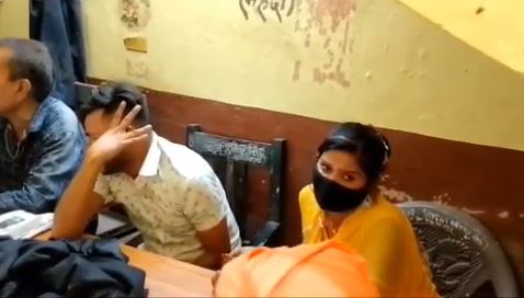 महिला को महंगा पड़ा एक्स्ट्रा मैरिटल रिलेशन, आशिक ने किया वीडियो वायरल तो पति ने उठाया ये कदम   