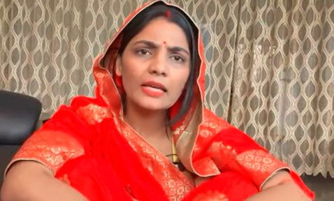 धत्त तेरी के राइटर, नामवा हसइले रे.... जानें आदिपुरुष फिल्म के राईटर को नेहा ने क्यों सुनाया खरी-खोटी