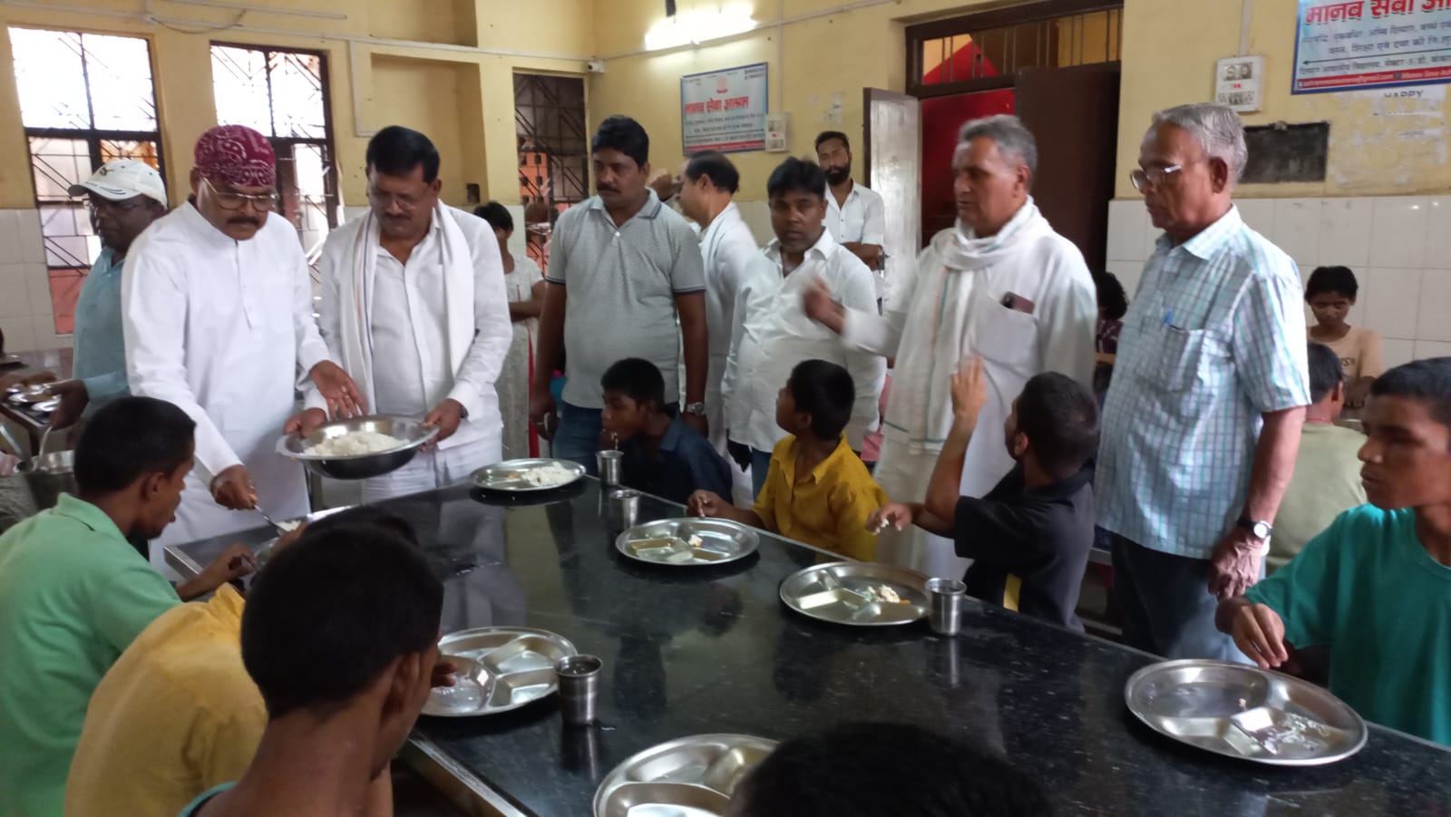 राहुल गाँधी के जन्मदिन मनाने में भी धनबाद के कांग्रेसी एकजुट नहीं दिखे ,पढ़िए "पावर की इस लड़ाई" की अंदरूनी कहानी