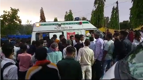 हजारीबाग- रथ यात्रा की तैयारियों के बीच मंदिर परिसर में  गिरी बिजली, पुजारी के बेटे सहित तीन की मौत