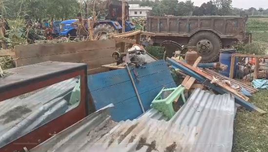 सब इंस्पेक्टर हत्या मामले में आरोपी के घर कुर्की जप्ती, आरोपी सुधा देवी 2 साल से है फरार