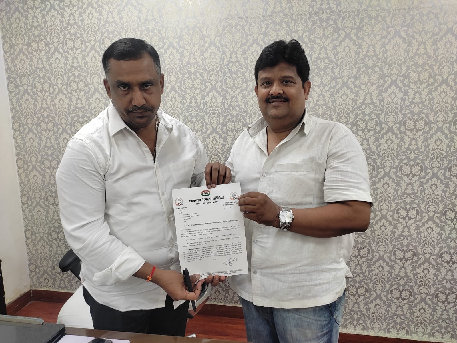 झारखंड सरकार धनबाद के द्वार आकर देखे कि आपके अस्पतालों का  हाल क्या है 