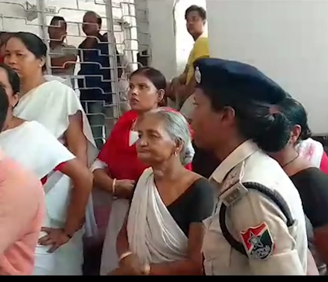 एक चप्पल ने पूरे धनबाद रेल मंडल को सवालों के घेरे में खड़ा किया, पढिए एक साधारण चप्पल के "विशेष" बनने की कहानी