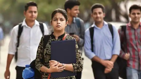 देशभर में बैंक में नौकरी के लिए आवेदन जारी, 8 हजार से ज्यादा पदों पर निकली वैकन्सी