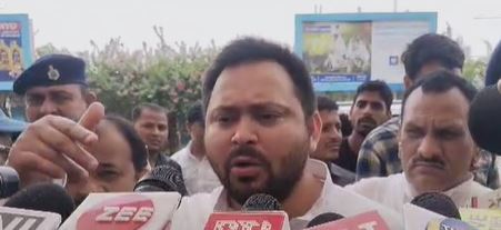 दिल्ली रवाना हुए तेजस्वी, केजरीवाल की नाराजगी पर कही ये बातें