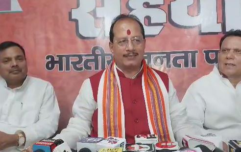 लालू-नीतीश पर जमकर बरसे विजय सिन्हा, कहा बिहार में हो रहे भ्रष्टाचार के नायक हैं बड़े भाई और छोटे भाई   