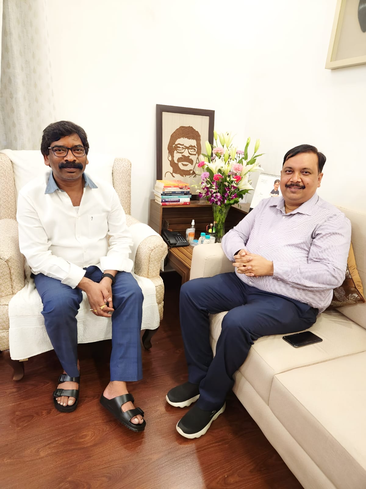 झारखंड सहित धनबाद की बिजली फिलहाल "वेंटिलेटर" पर, अमितेश सहाय ने मुखयमंत्री से की मुलाकात