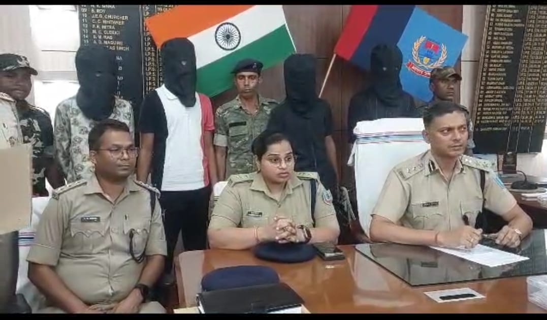 एसएसपी ने की पीसी ,बताया -फायरिंग गैंग के लड़के रखते है आई फ़ोन प्रो,चढ़ते है चमचमाती बुलेट पर