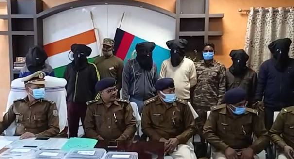 पीएलएफआई के नाम पर लाखों करोड़ों लेवी मांगने वाले छह युवक हथियार के साथ गिरफ्तार