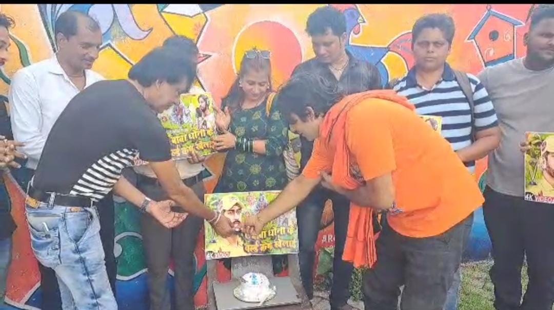 हैप्पी बर्थ डे माही: लौहनगरी में मनाया गया धोनी का जन्मदिन, जानें कौन से एल्बम की हुई लॉन्चिंग   