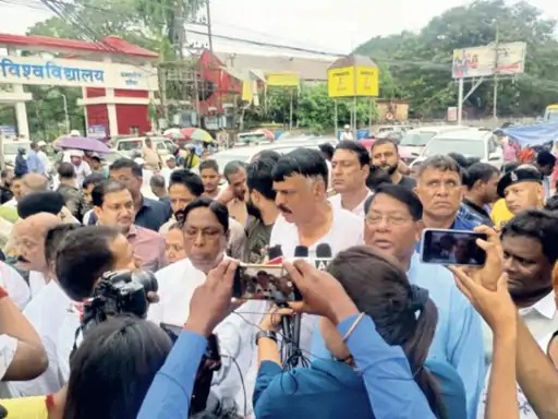 राहुल गांधी की एक ही गलती, चोर को चोर कहा! गुजरात हाईकोर्ट के फैसले के बाद बरसे वित्त मंत्री रामेश्वर उरांव