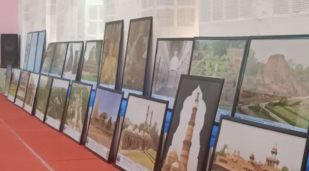 देश भर के हेरिटेज स्थलों के फोटो की लगी प्रदर्शनी, गुमला का नवरत्न गढ़ भी आया नजर