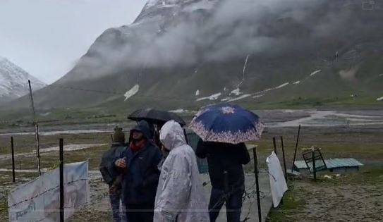 अमरनाथ में फंसे जमशेदपुर के 30 श्रद्धालु, टेंट में ले रहे है शरण, वीडियो जारी कर मांगी मदद
