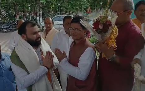 देवघर पहुंचे खादी और ग्रामोद्योग आयोग के अध्यक्ष, खादी संस्थाओं के साथ इन मुद्दों पर हुई बात